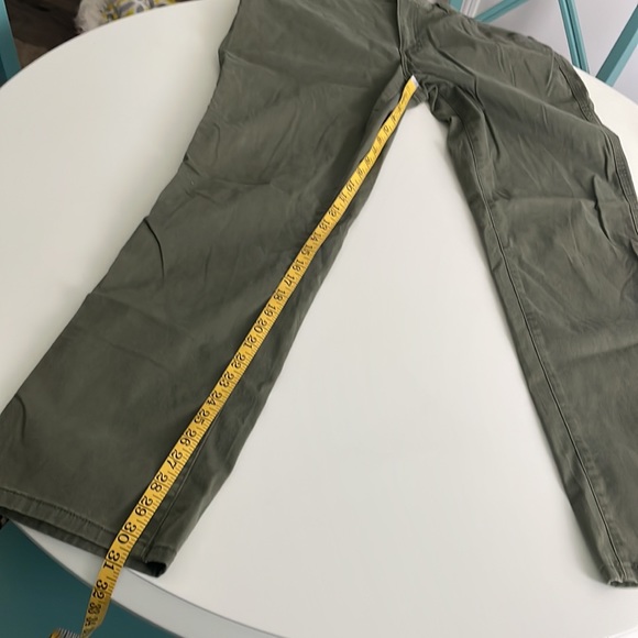 G.H. Bass & Co. Men’s Army Green 5-pocket Button & zip fly Pants- 34/32L - Picture 11 of 12